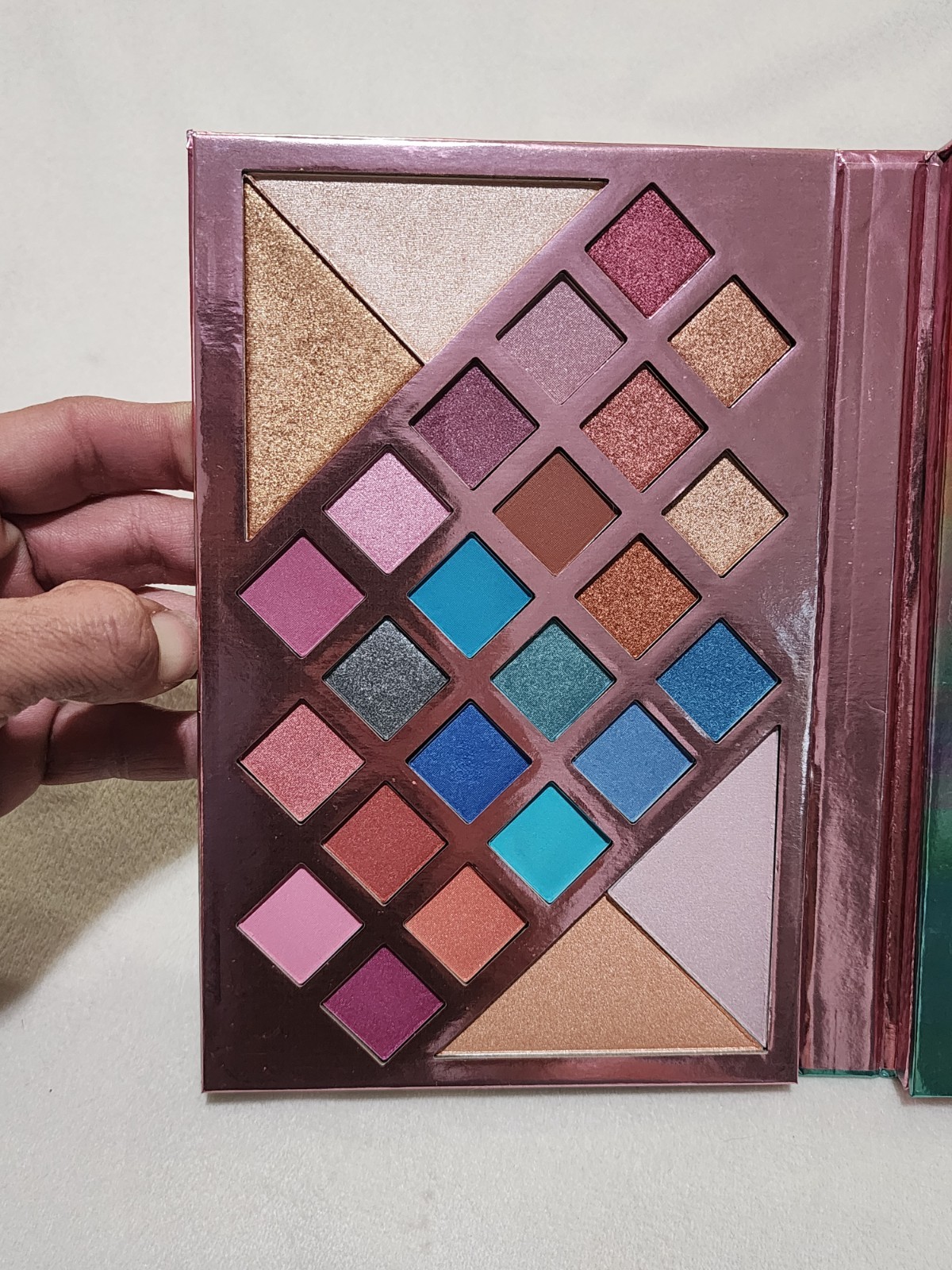 Island Vibes Full-Face Pressed Pigment Palette, 2.685 oz