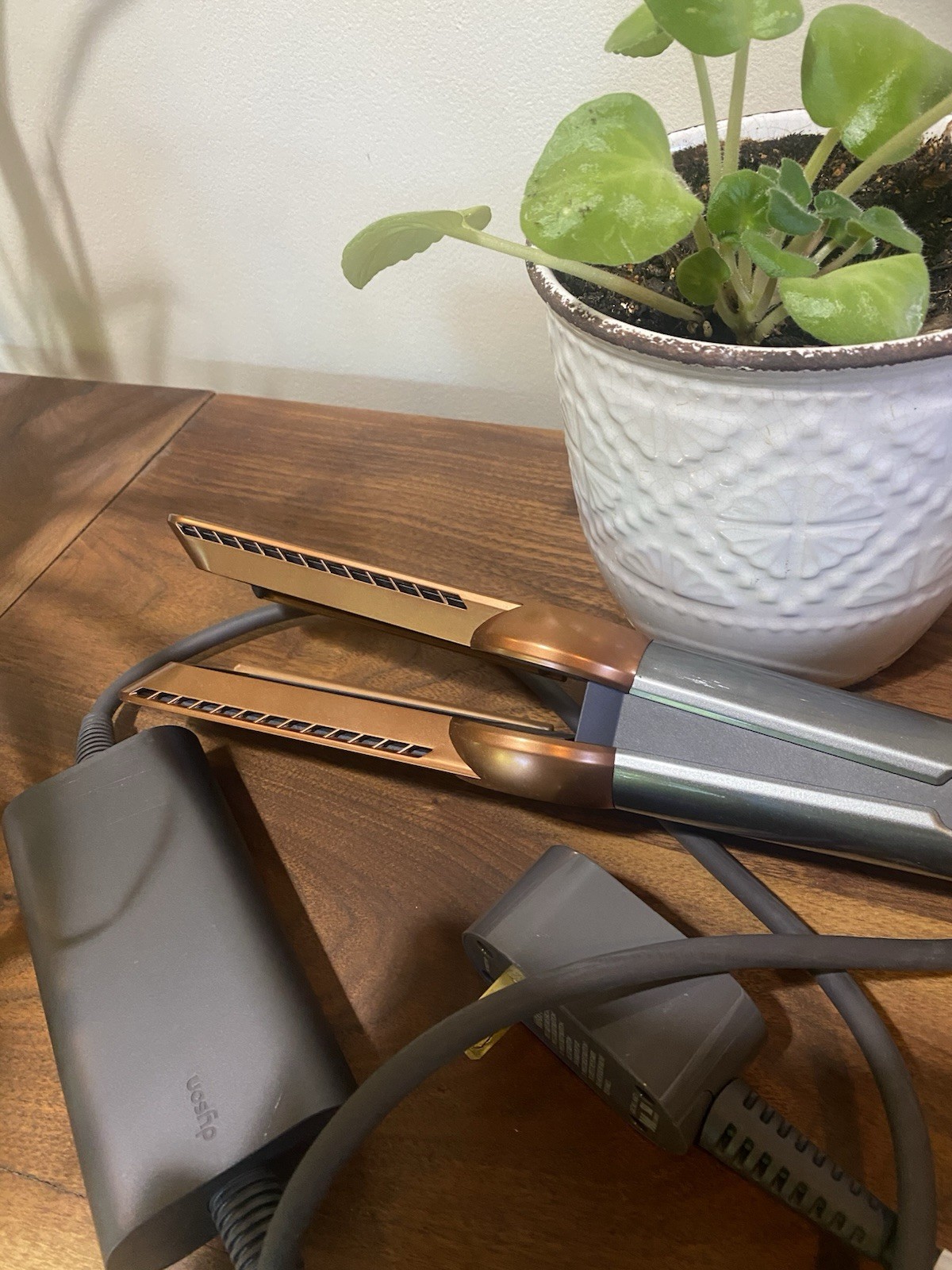 Dyson Airstrait Straightener – Nickel/Copper