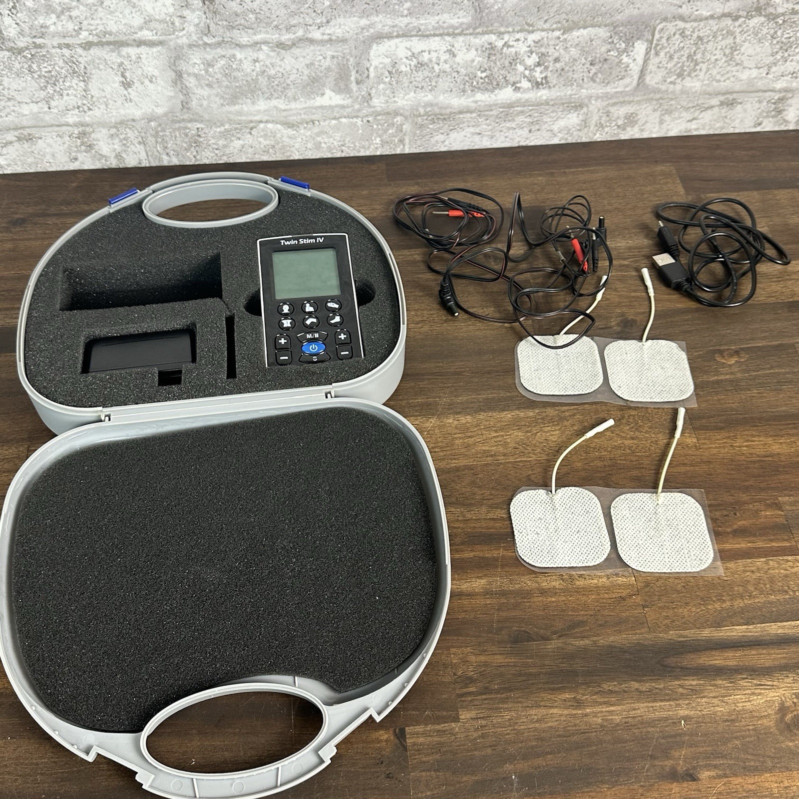 InTENSity 12 Digital TENS Unit Rechargeable Battery 12 PreSet Pain Relief Case