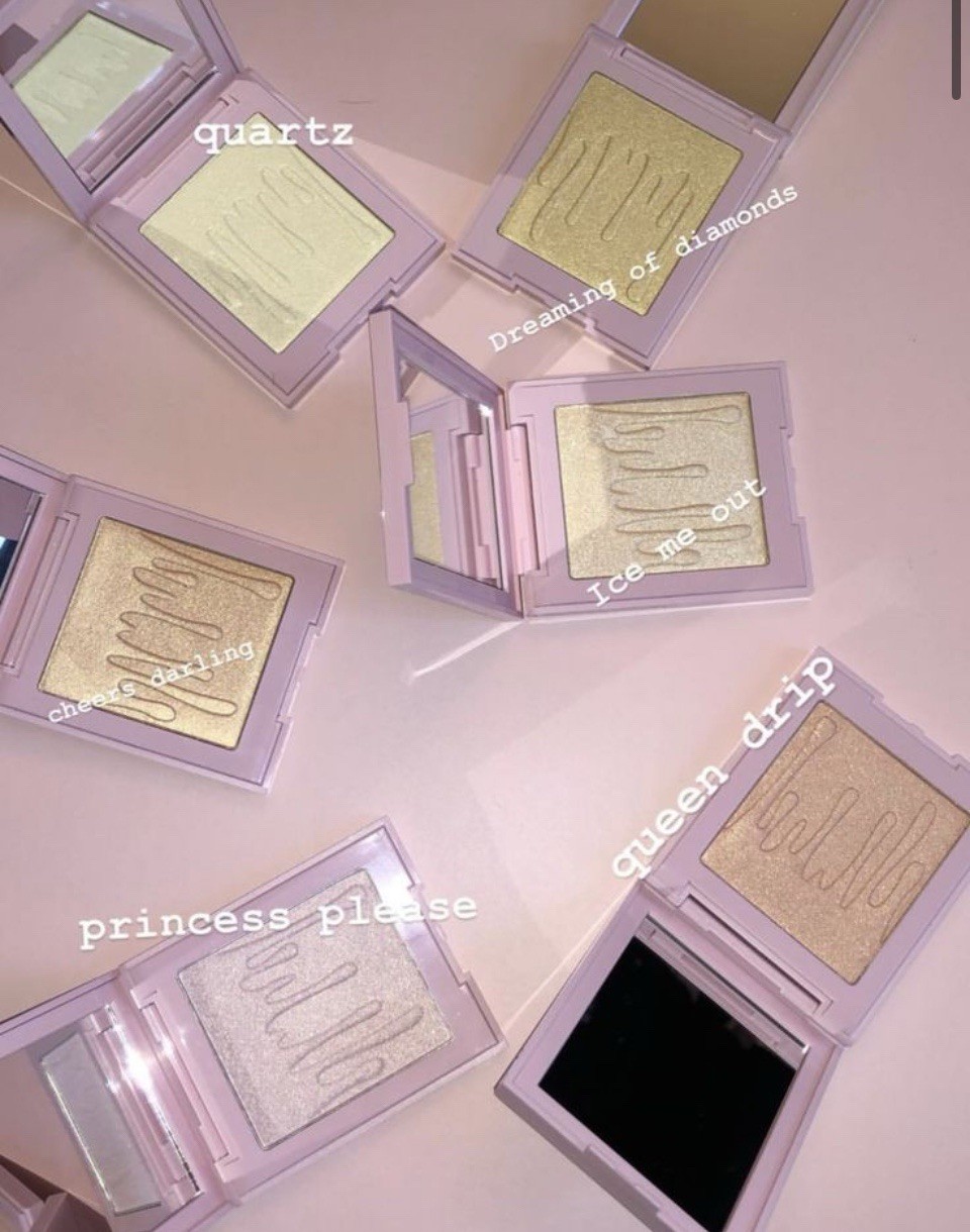KYLIGHT.-KYLIE JENNER-ONE-PRESSED ILLUMINATING POWDER-BUYER CHOICE OF SHADE-NIB