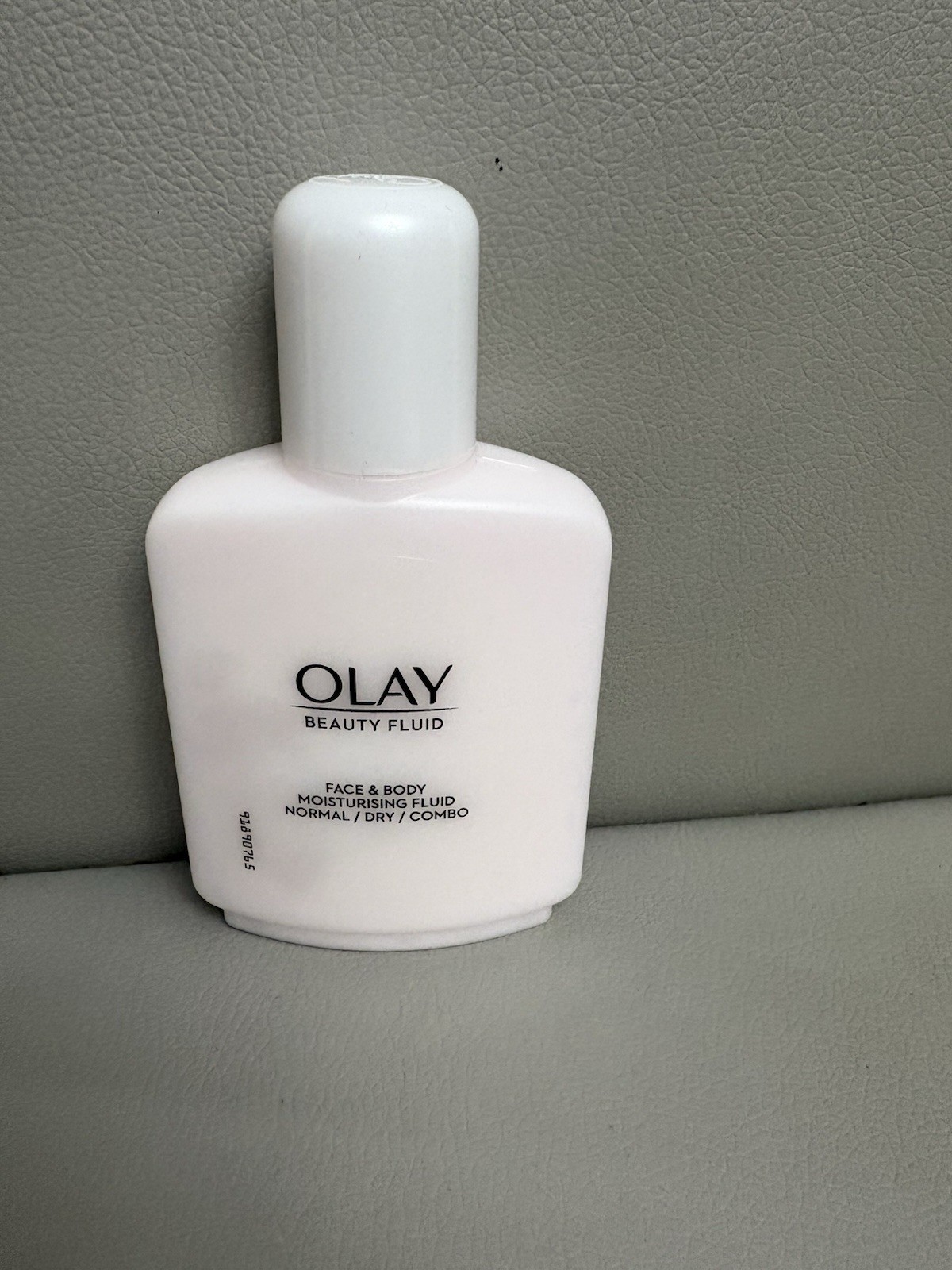 Olay Beauty Fluid Moisturizing Fluid Face & Body Moisturizer 100 ml
