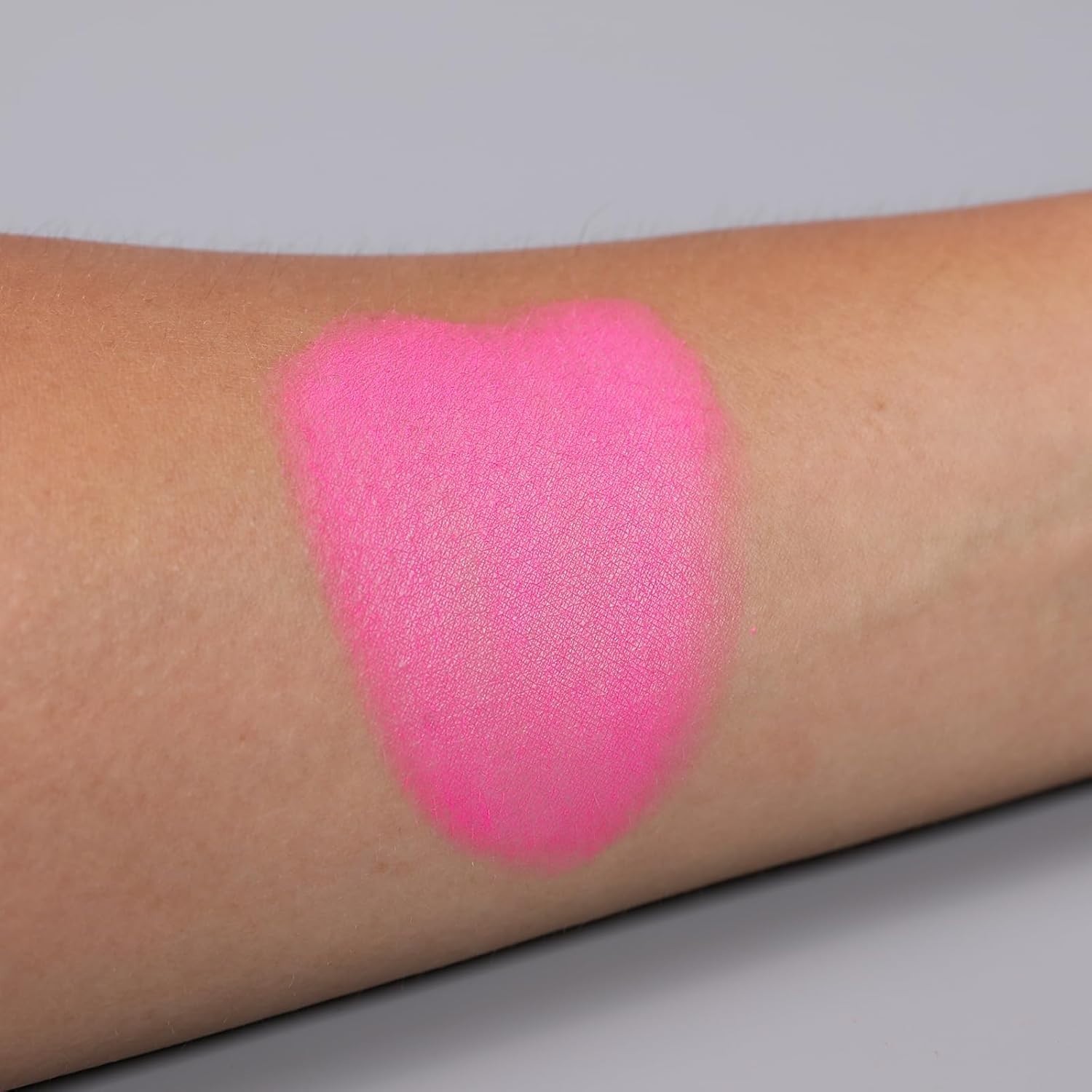 All-Natural High Pigment Matte Eyeshadow – Intense Color in a Compact Palette