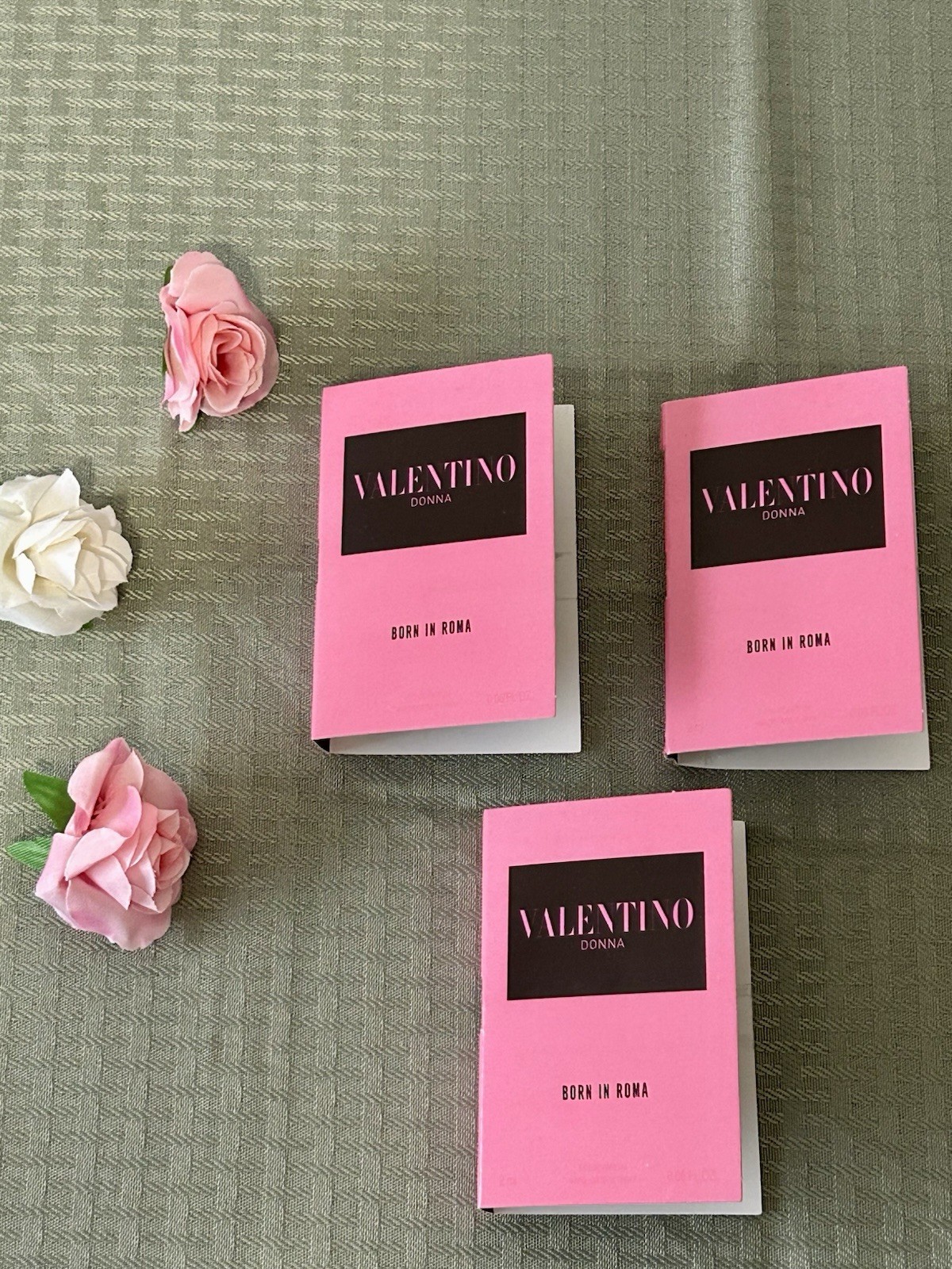 Valentino Donna Born In Roma Perfume Samples- 3Pcs