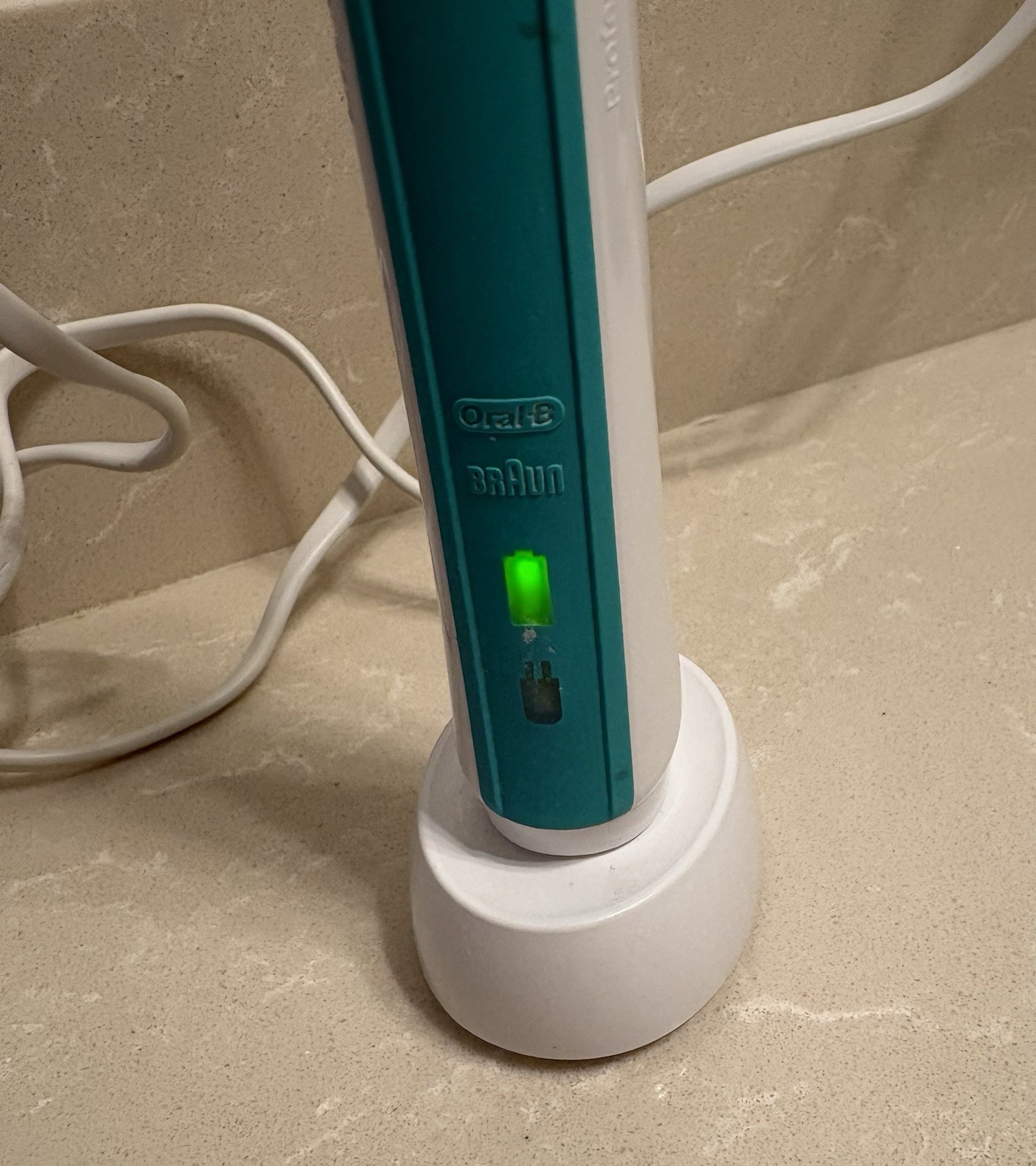 BRAUN Oral-B 3756 Rechargeable Electric Toothbrush Handle & Charger Germany