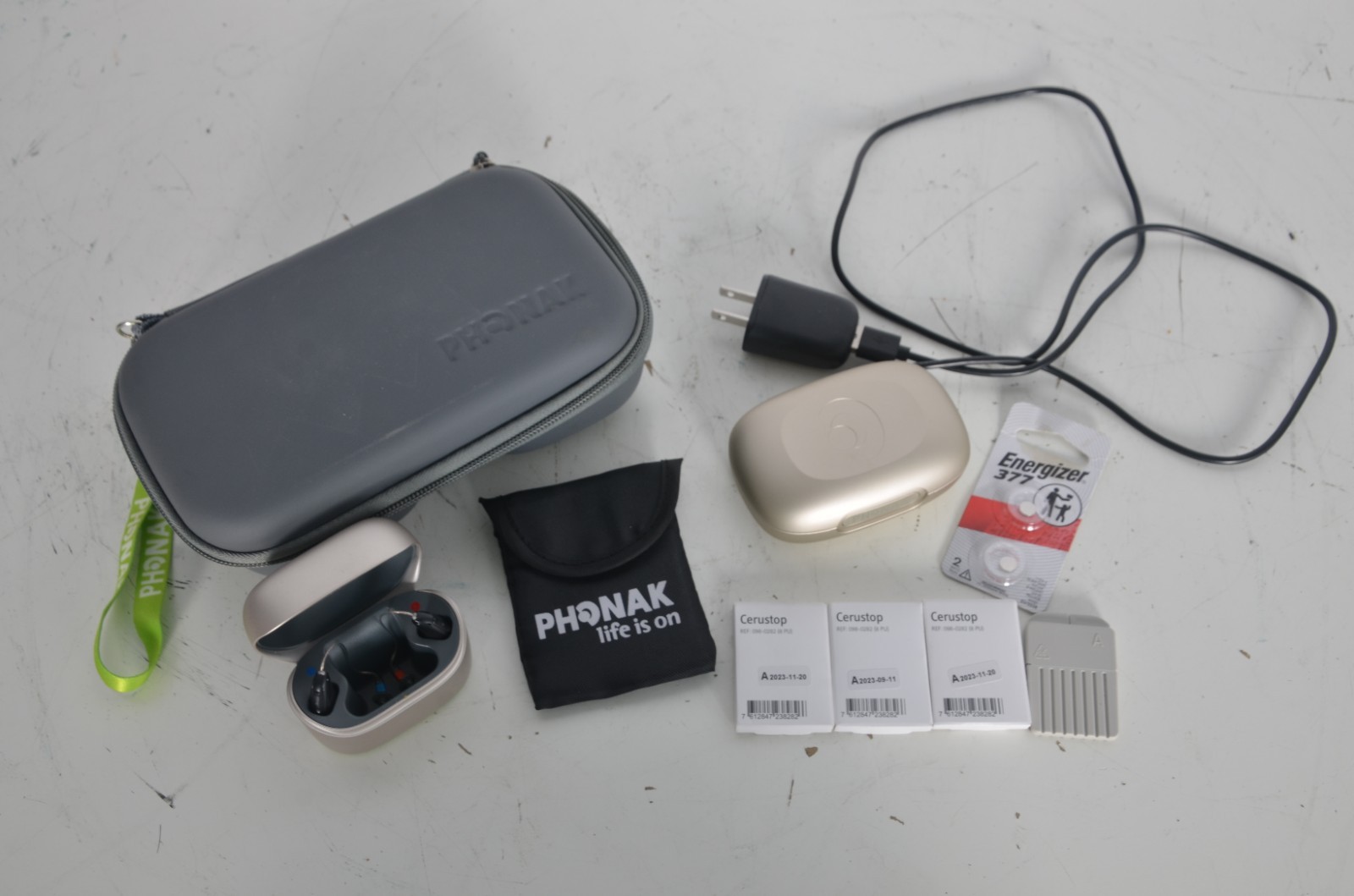 Phonak Audeo L90-R Bluetooth Hearing Aids w/ Charger For Mild To Severe Loss