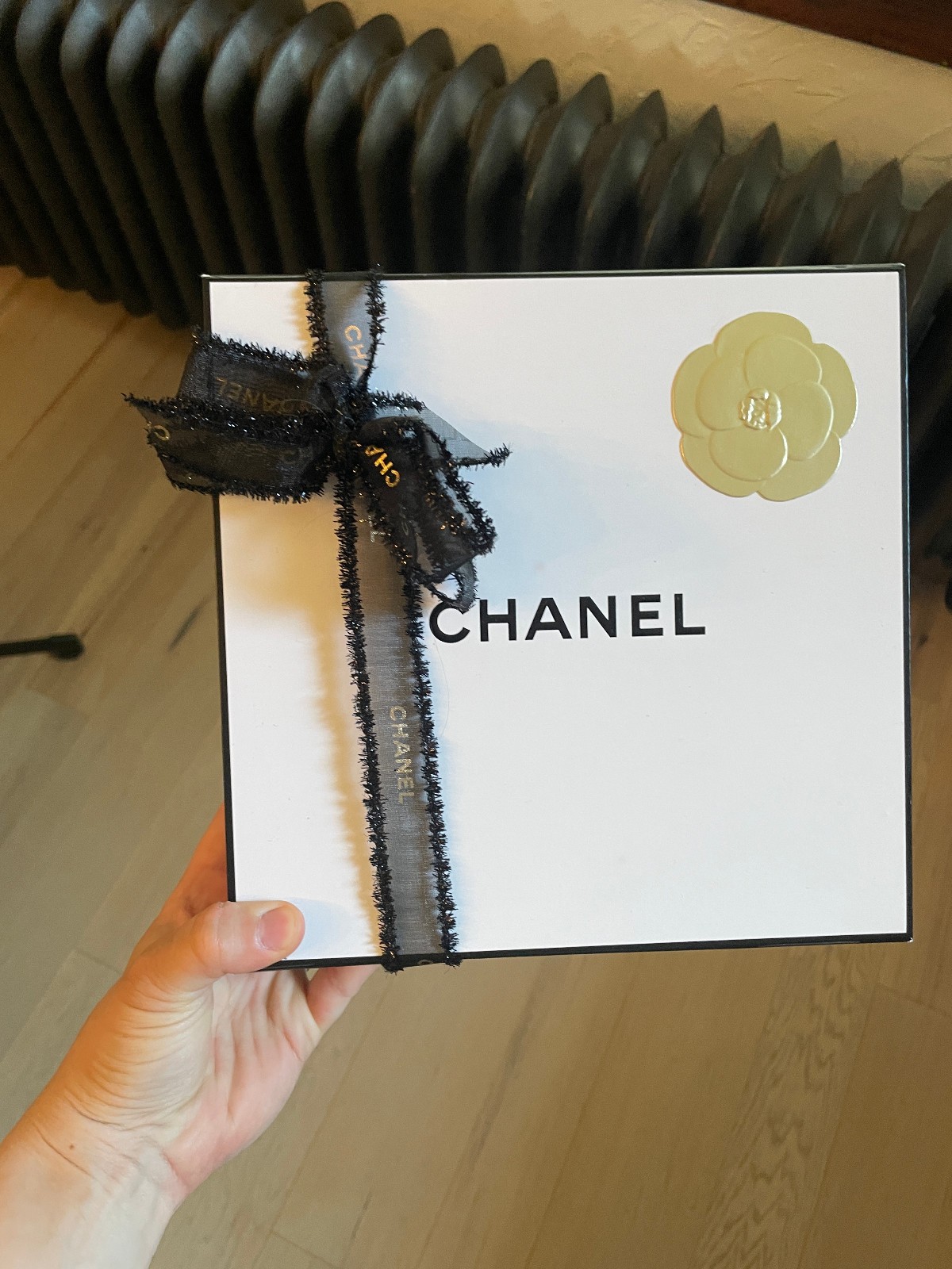 CHANEL No5 Satin Body Spray unopened with box (discontinued, rare)