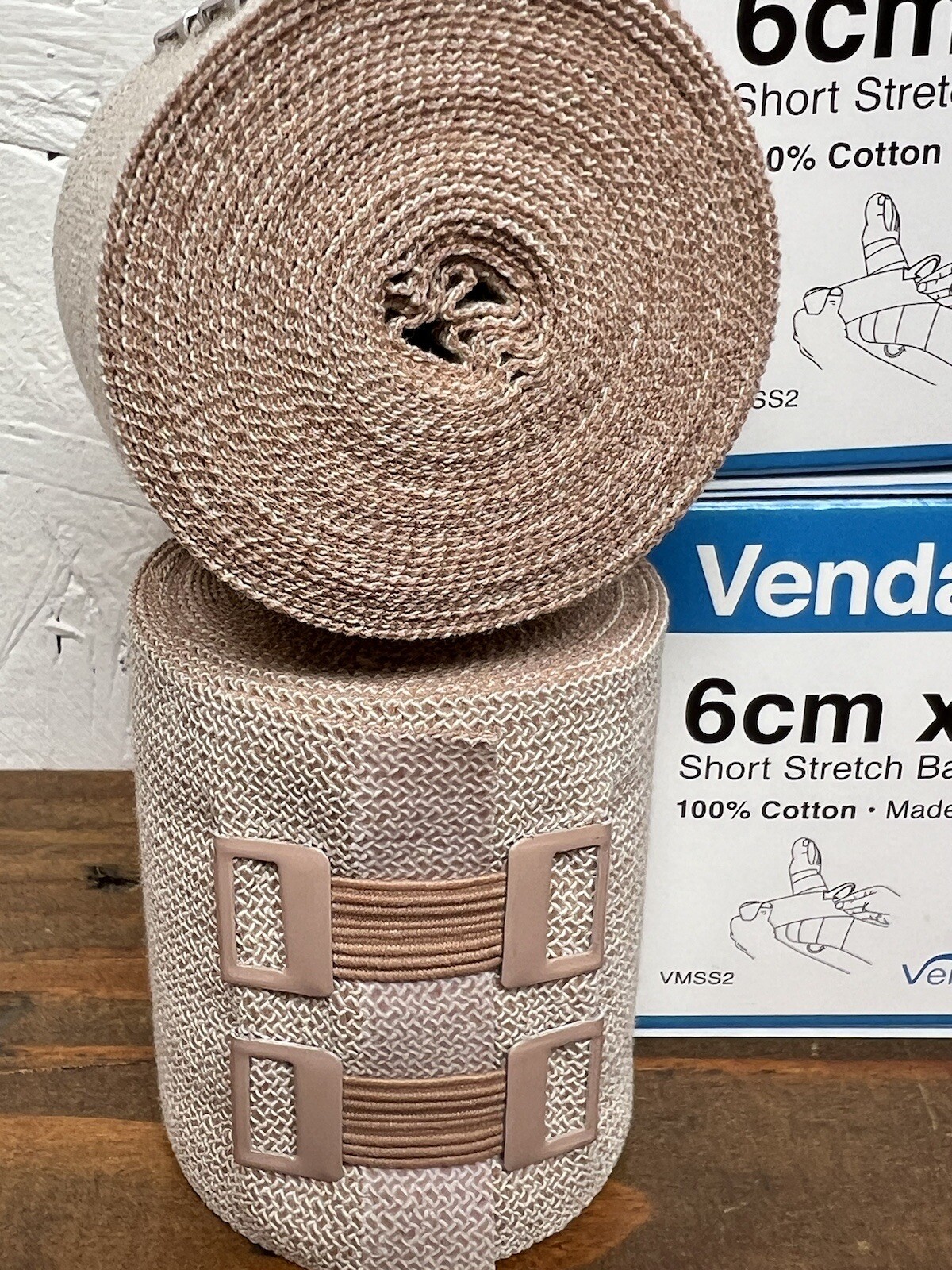 VendaWrap Short Stretch Compression Bandage 100% Cotton – 4 Rolls (6cm x 5m)