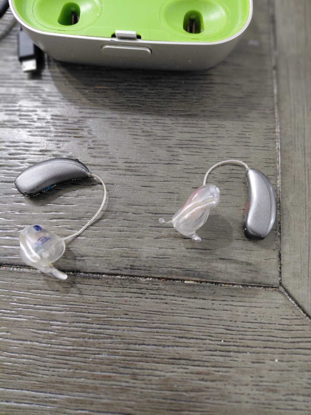 PHONAK AUDEO P70 RT BLUETOOTH RECHARGABLE HEARING AIDS WITH CHARGER