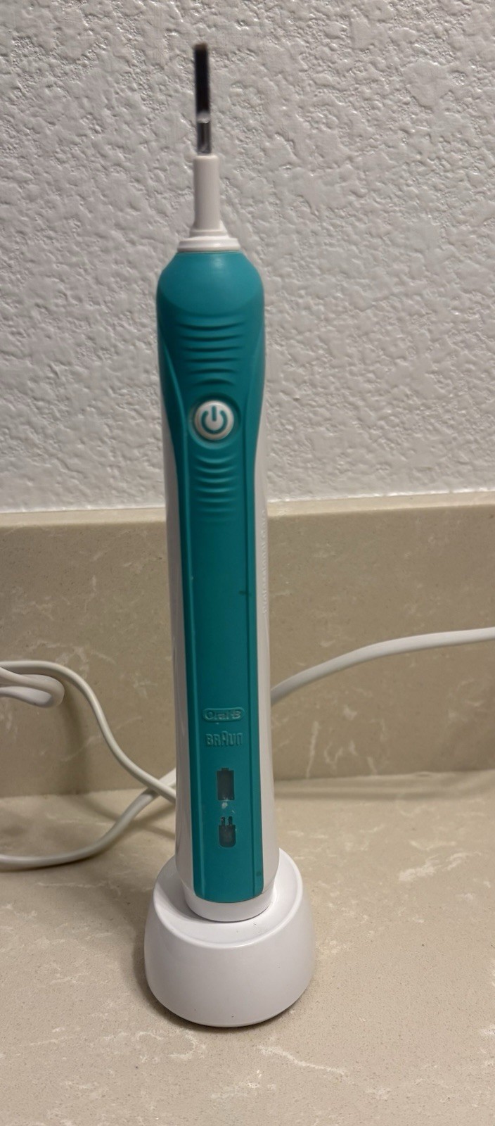 BRAUN Oral-B 3756 Rechargeable Electric Toothbrush Handle & Charger Germany