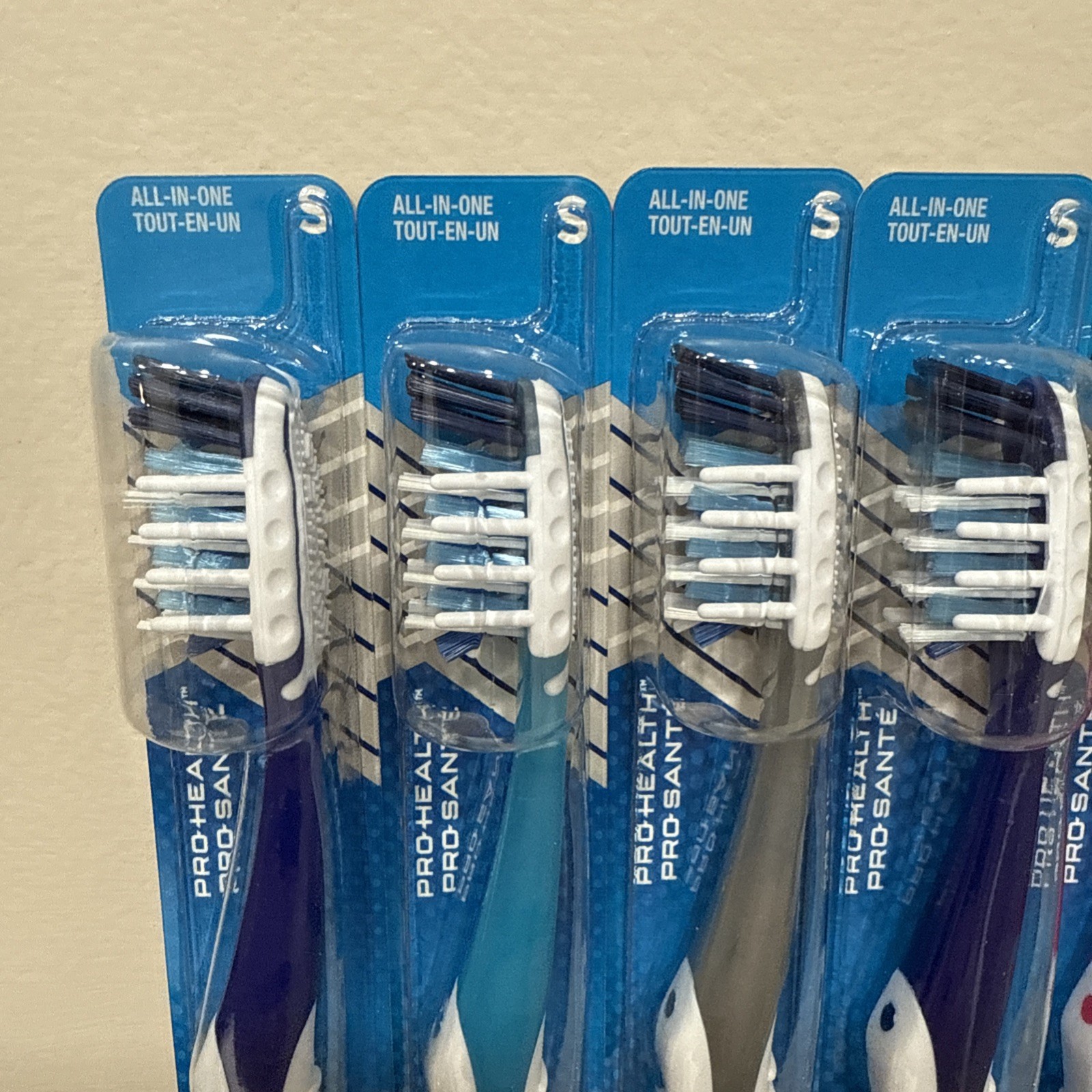 7 LOT Oral-B Pro-Health All-In-One Soft Regular Toothbrush 2016 -Colors May Vary