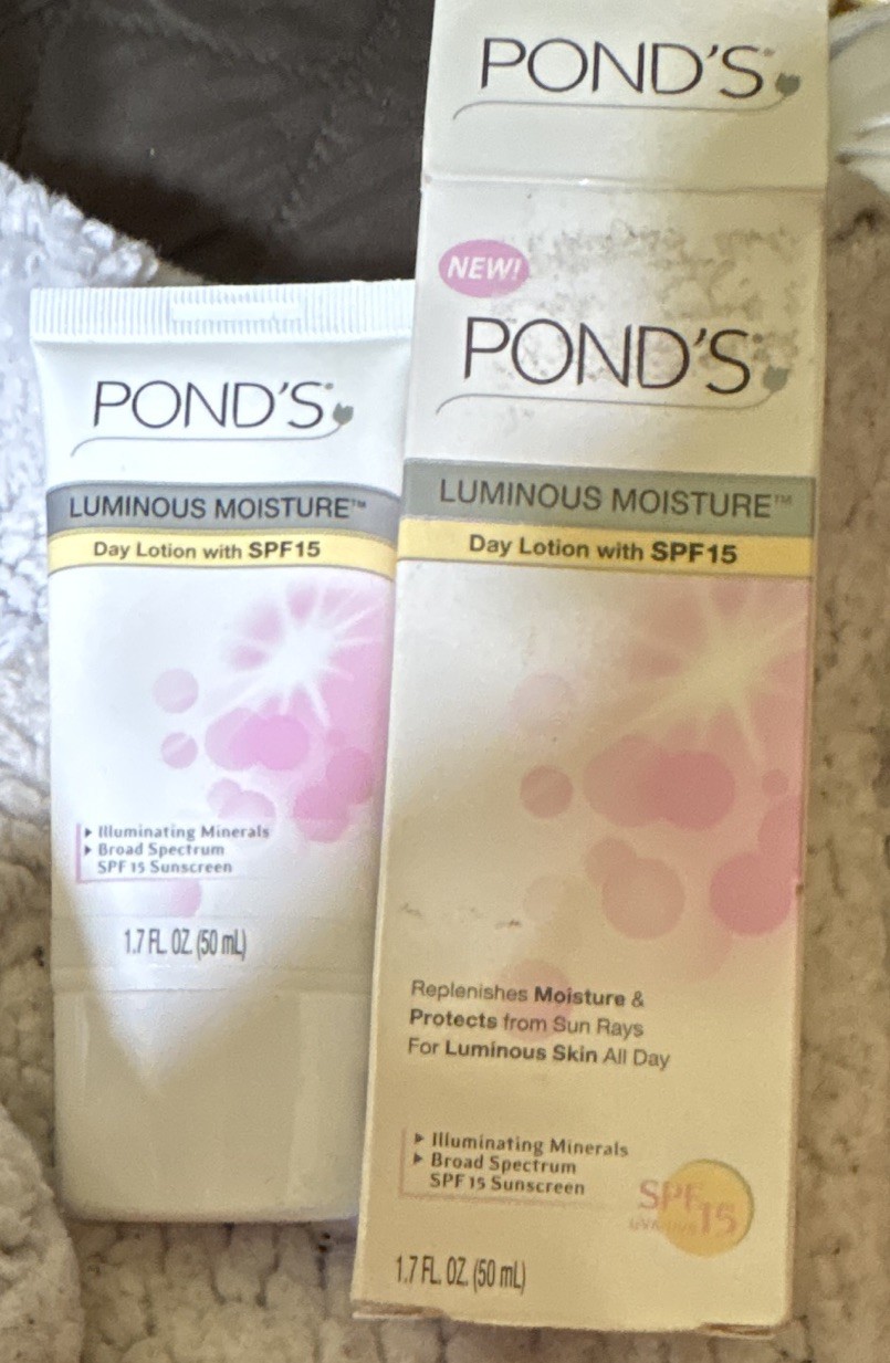 Pond’s Luminous Moisture Day Lotion SPF 15 Broad Spectrum 1.7 fl oz