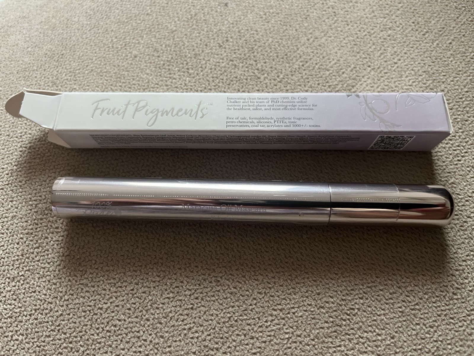 100% PURE Maracuja Black Tea Mascara Natural Volumizing Organic fruit Pigment