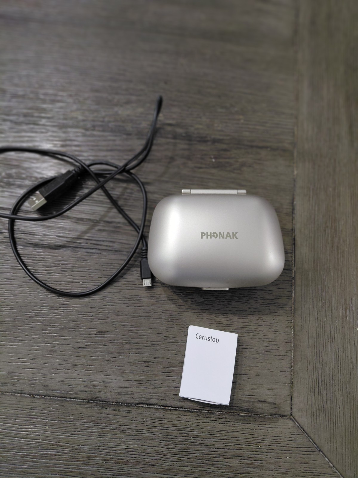 PHONAK AUDEO P70 RT BLUETOOTH RECHARGABLE HEARING AIDS WITH CHARGER