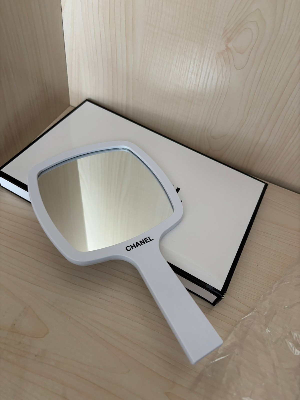 Chanel Miror Duo white single-sided makeup mirror