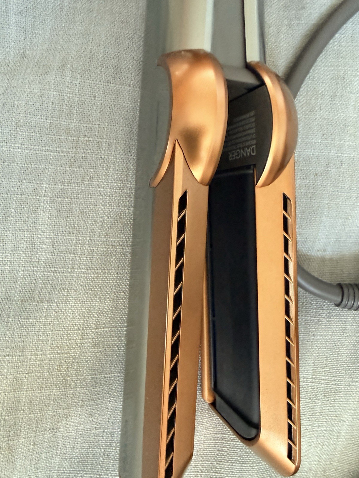 Dyson Airstrait Straightener – Nickel/Copper